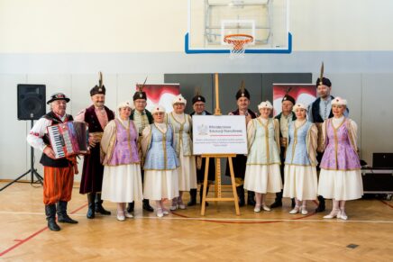 Dzieci poznają polskie tradycje