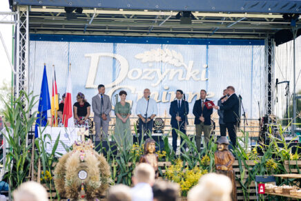 Dożynki w Bobrówku: Polsko-niemiecka integracja i tradycja w jednym wydarzeniu